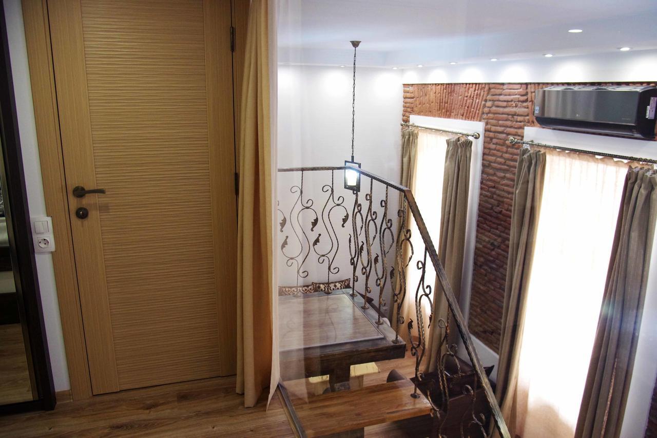 Apartment On Tabidze Tbilisi Exterior photo